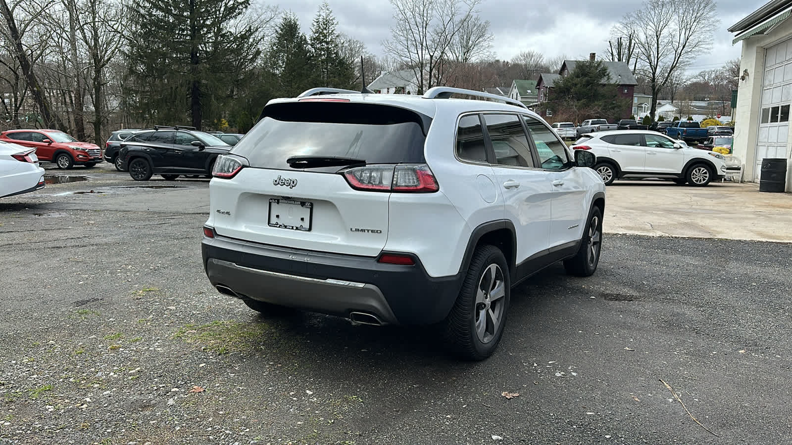 used 2019 Jeep Cherokee car, priced at $18,388