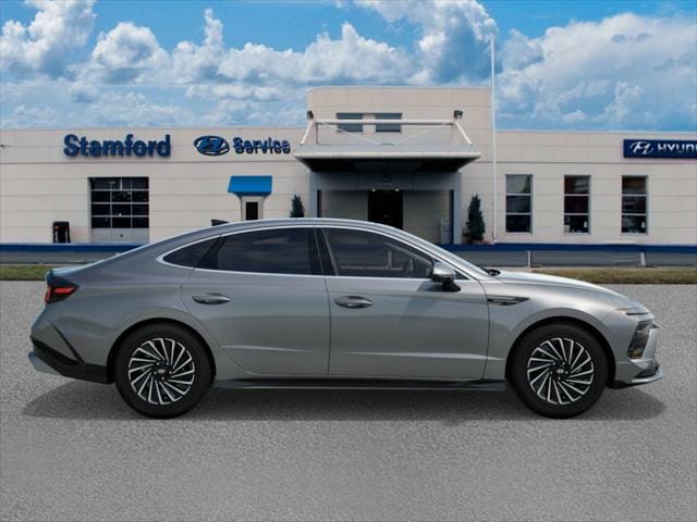 new 2025 Hyundai Sonata Hybrid car, priced at $39,185