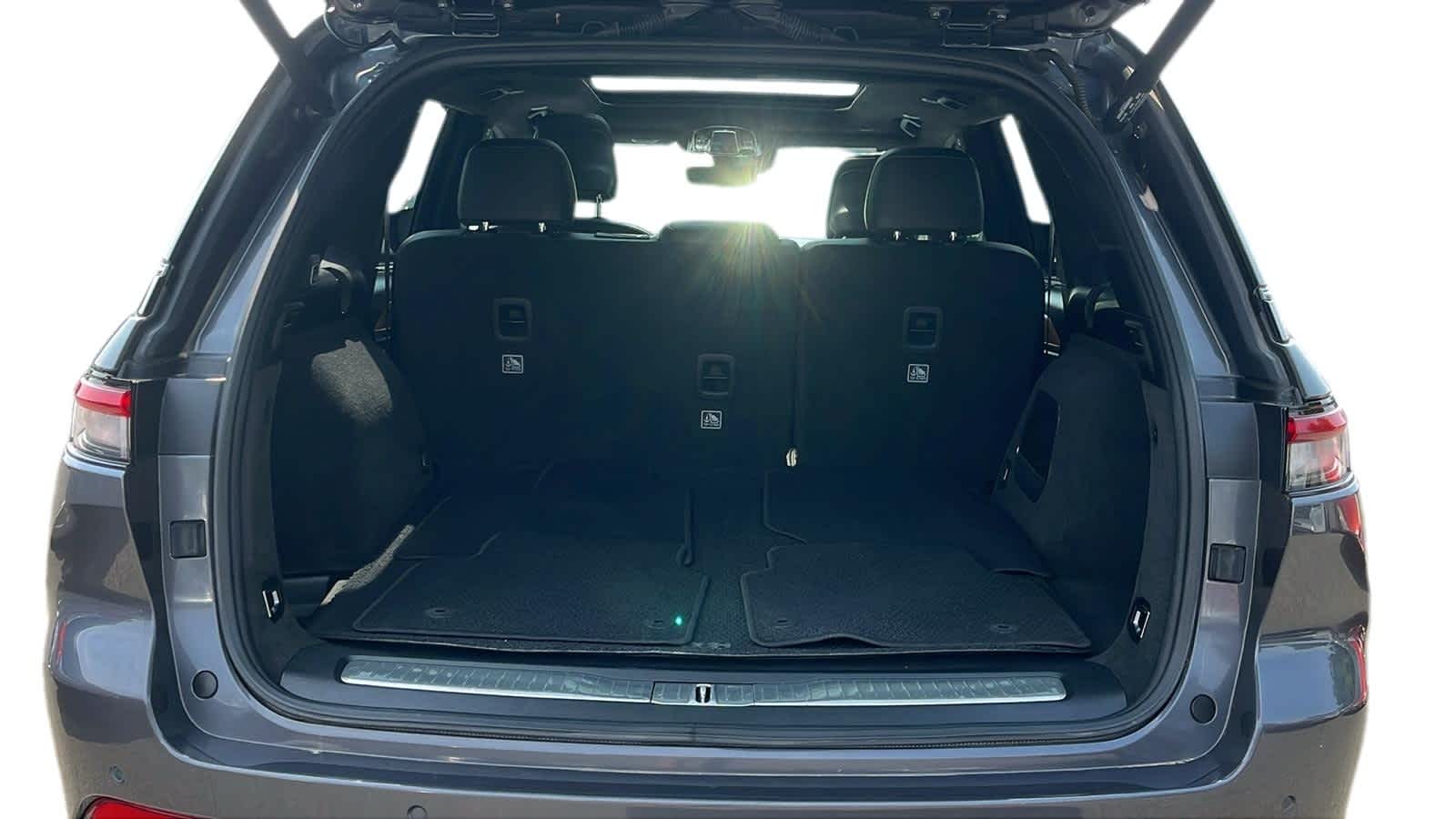 used 2022 Jeep Grand Cherokee car, priced at $44,877