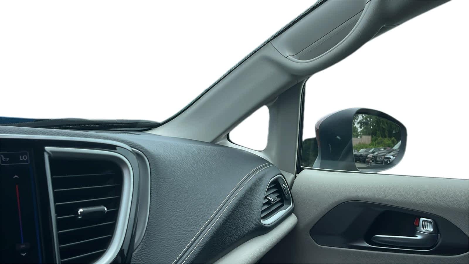 used 2023 Chrysler Pacifica car, priced at $34,401