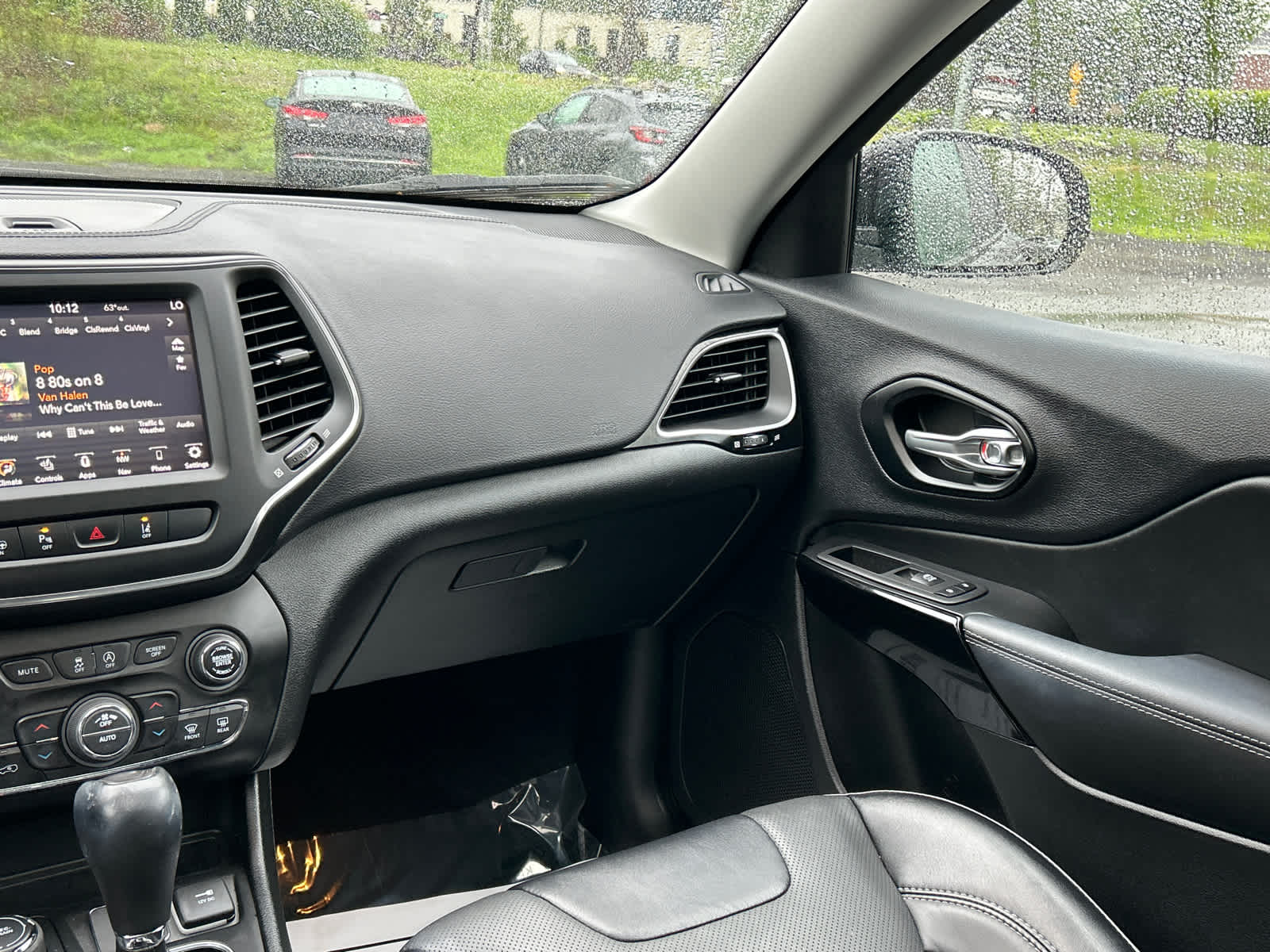 used 2023 Jeep Cherokee car, priced at $26,803
