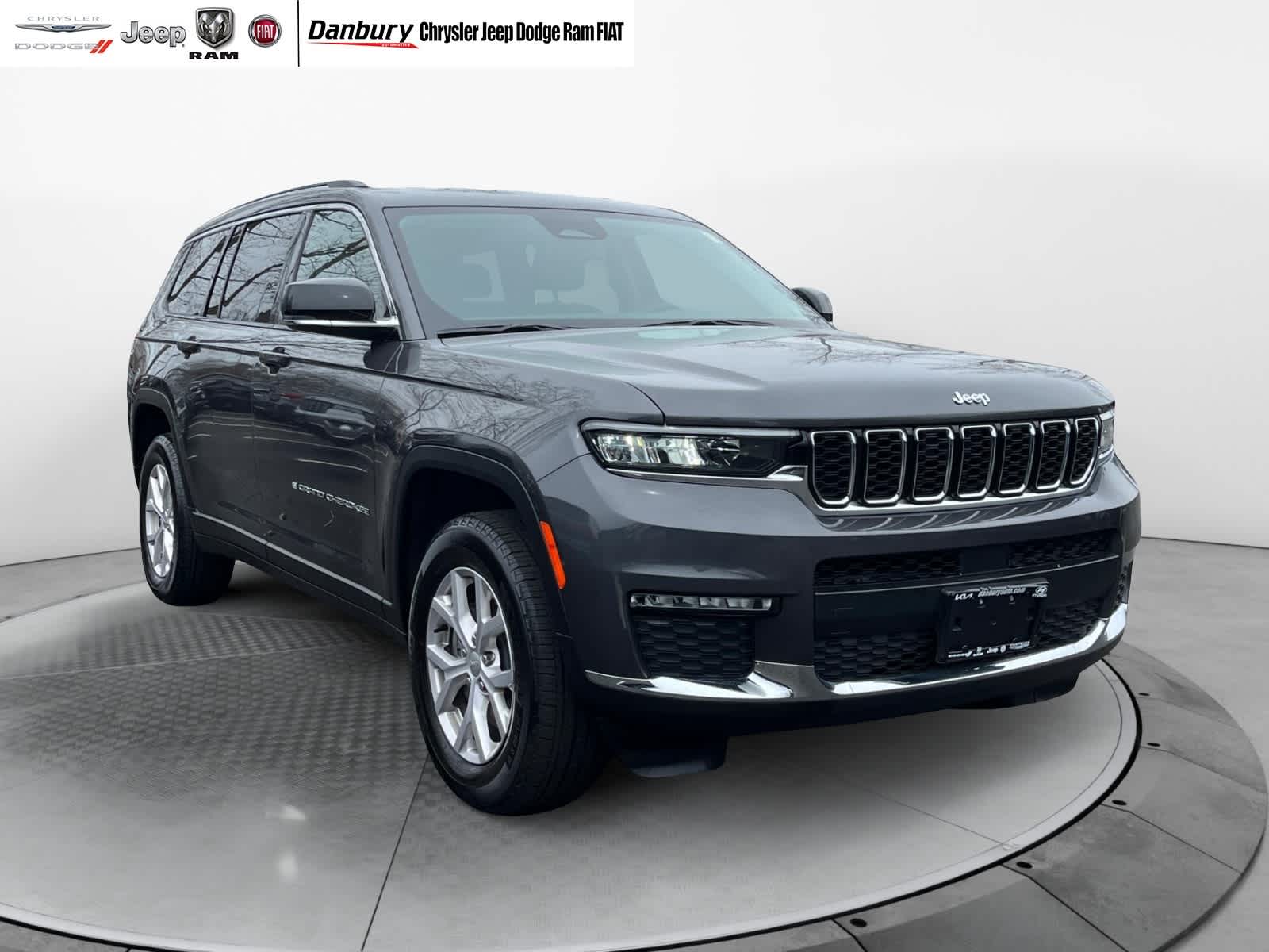 used 2022 Jeep New Grand Cherokee car, priced at $39,739