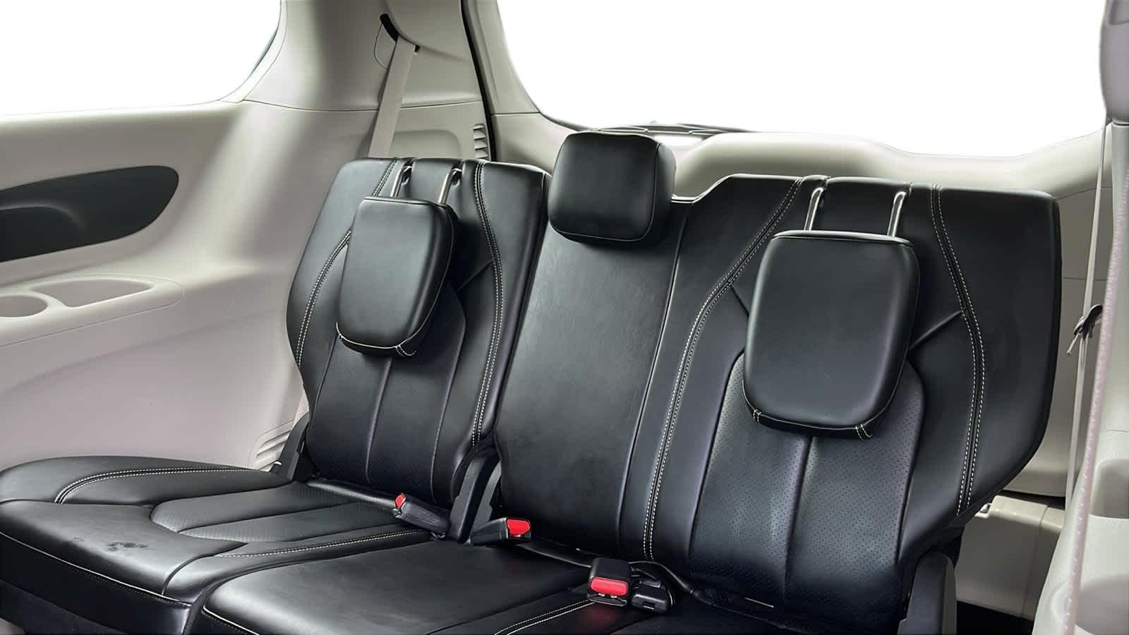 used 2023 Chrysler Pacifica car, priced at $34,401
