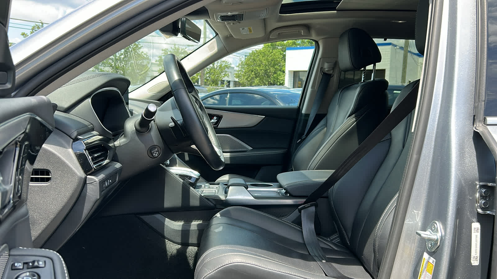 used 2023 Acura MDX car, priced at $42,701