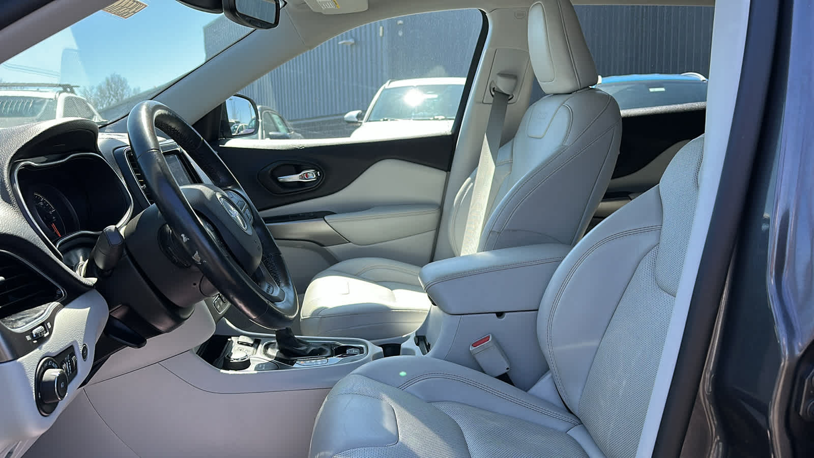 used 2021 Jeep Cherokee car, priced at $21,903