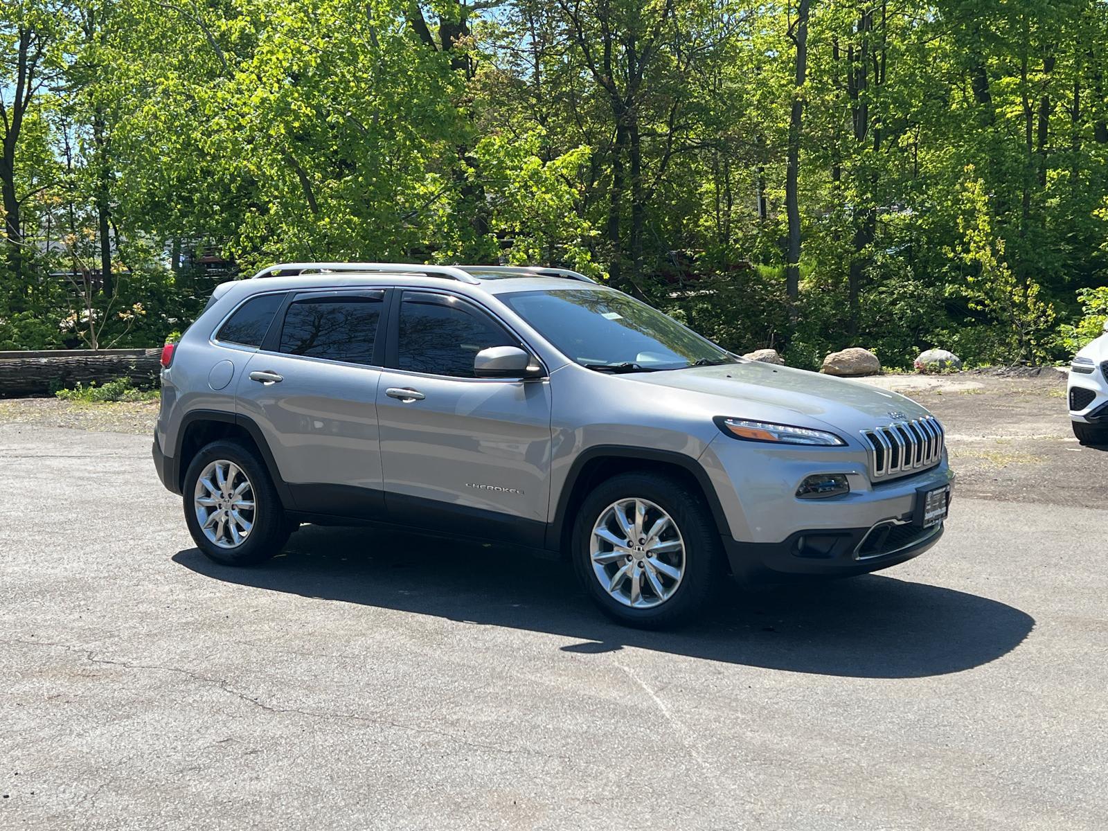used 2015 Jeep Cherokee car, priced at $15,985