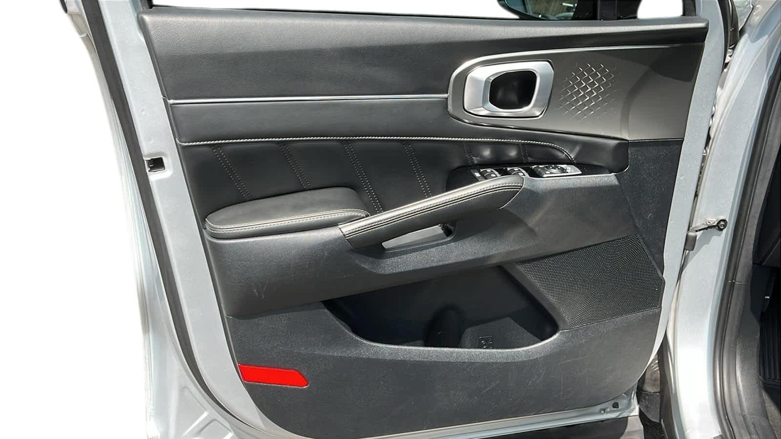used 2022 Kia Sorento car, priced at $32,379