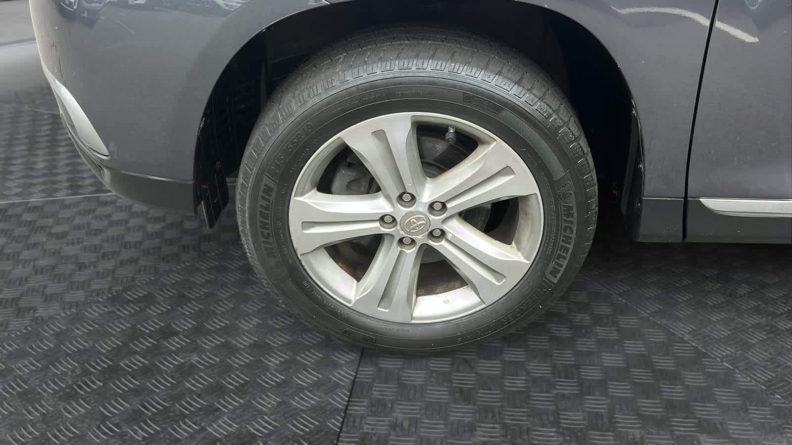 used 2012 Toyota Highlander car, priced at $16,564