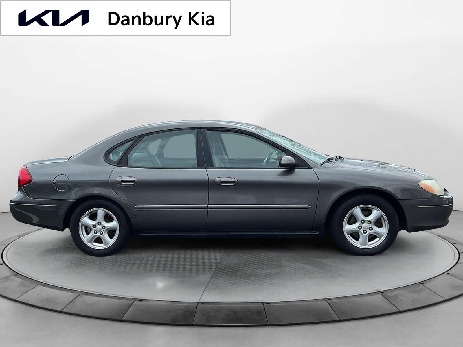 used 2003 Ford Taurus car, priced at $2,999