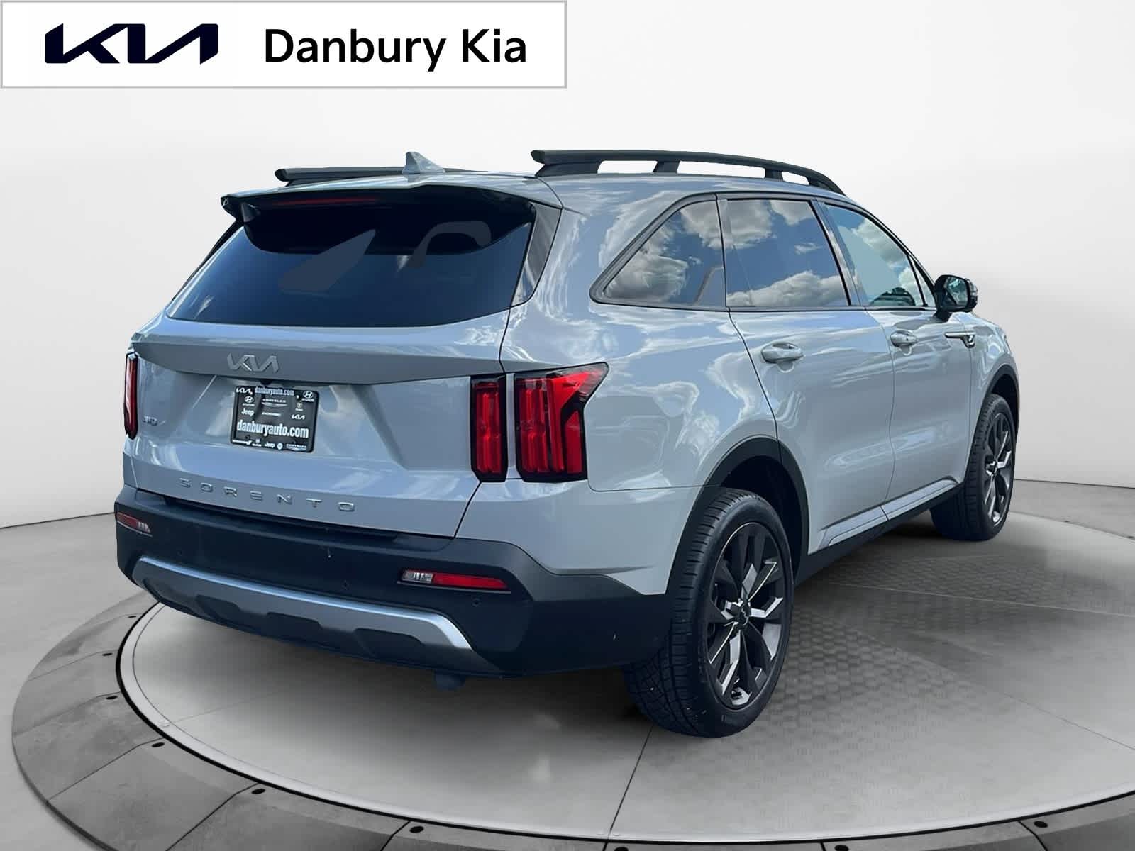used 2022 Kia Sorento car, priced at $33,276