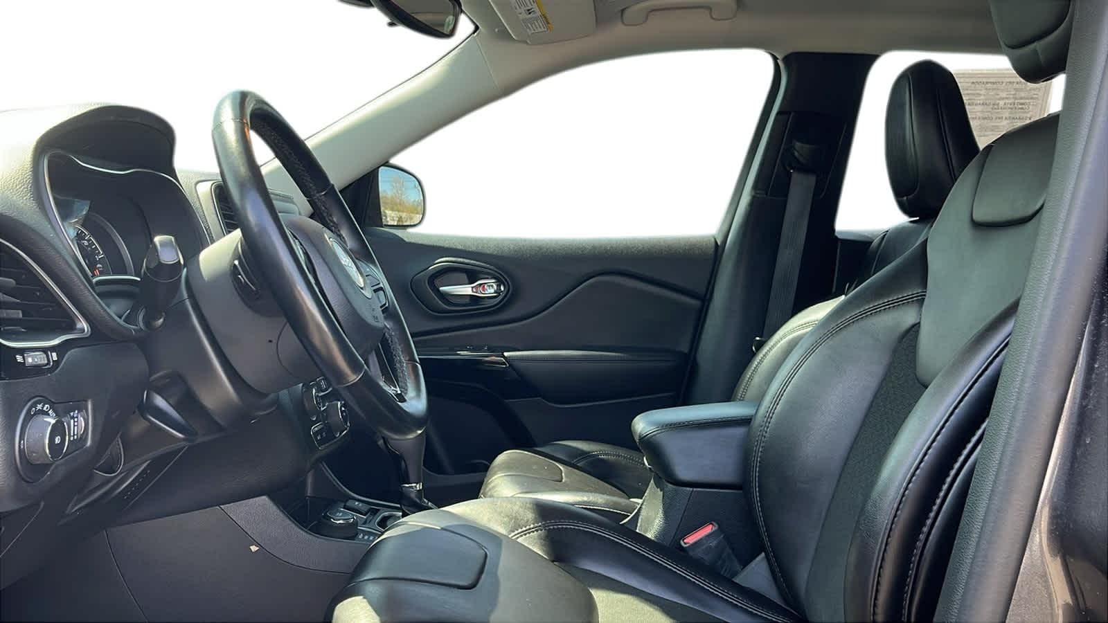 used 2021 Jeep Cherokee car, priced at $22,732