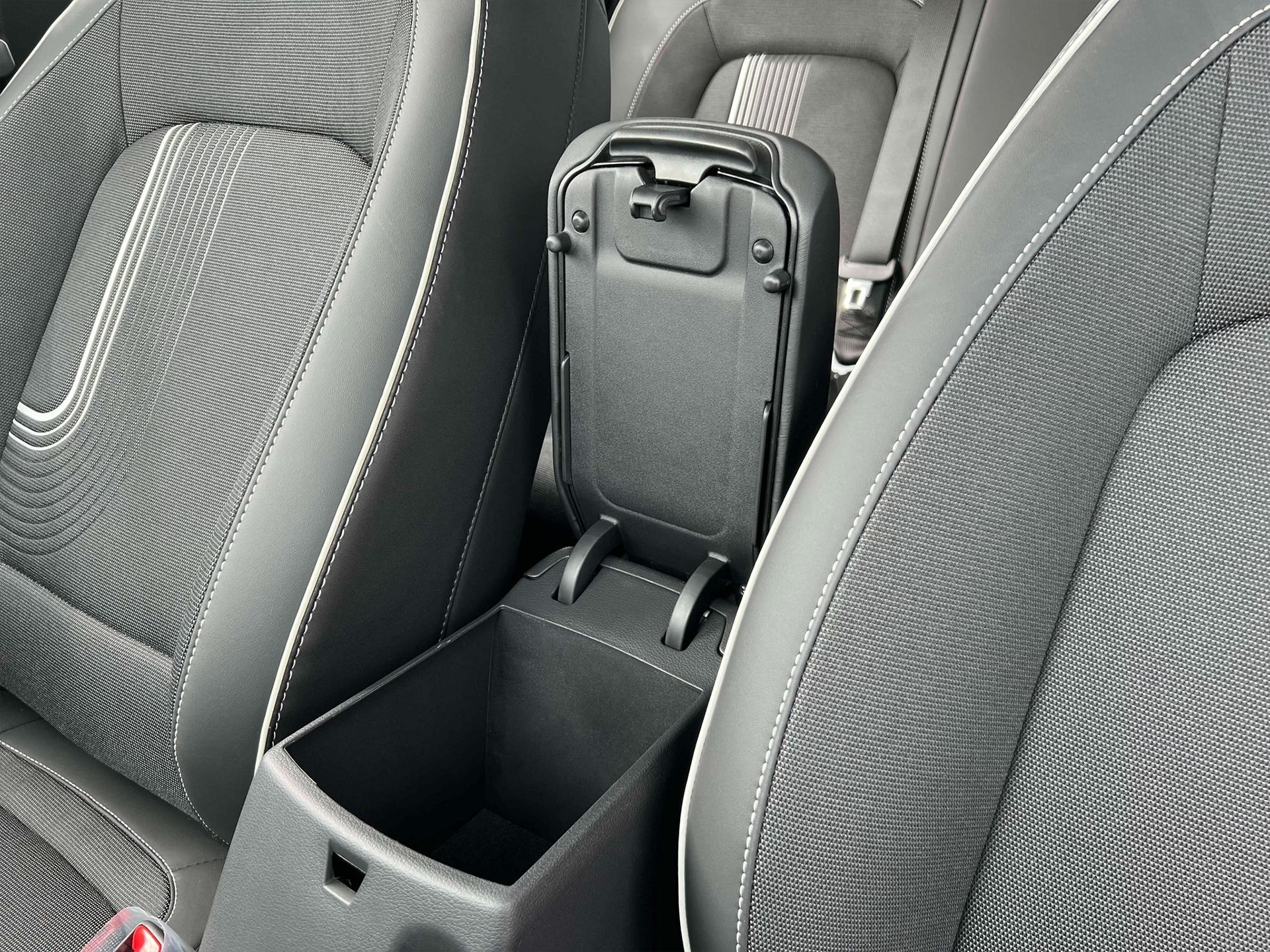 new 2025 Hyundai Venue car, priced at $26,040