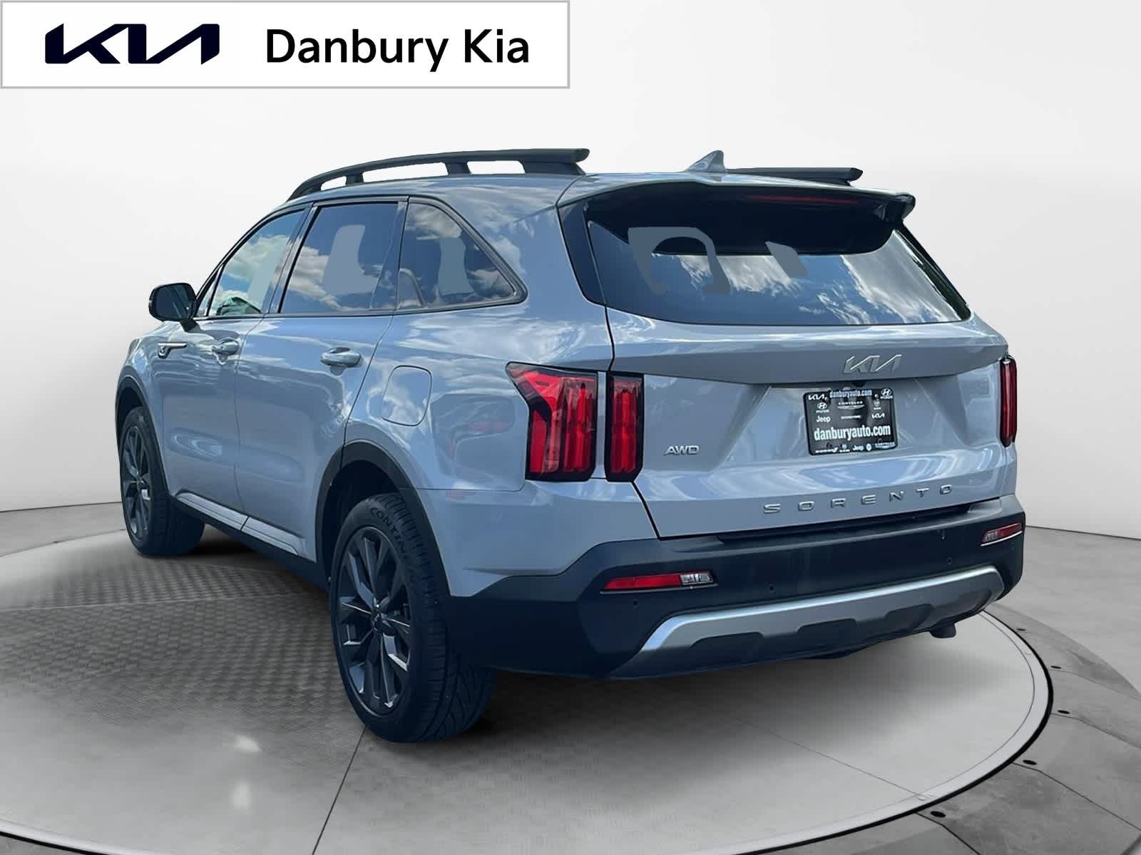 used 2022 Kia Sorento car, priced at $33,276