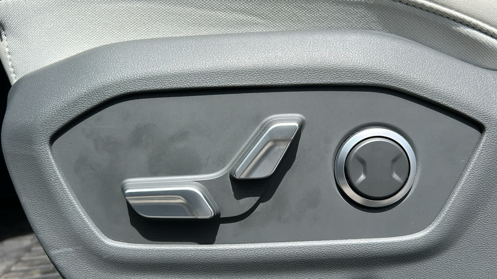 used 2025 Hyundai Santa Fe car, priced at $35,609