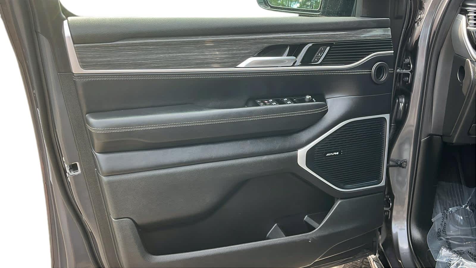 used 2022 Jeep Wagoneer car, priced at $41,316