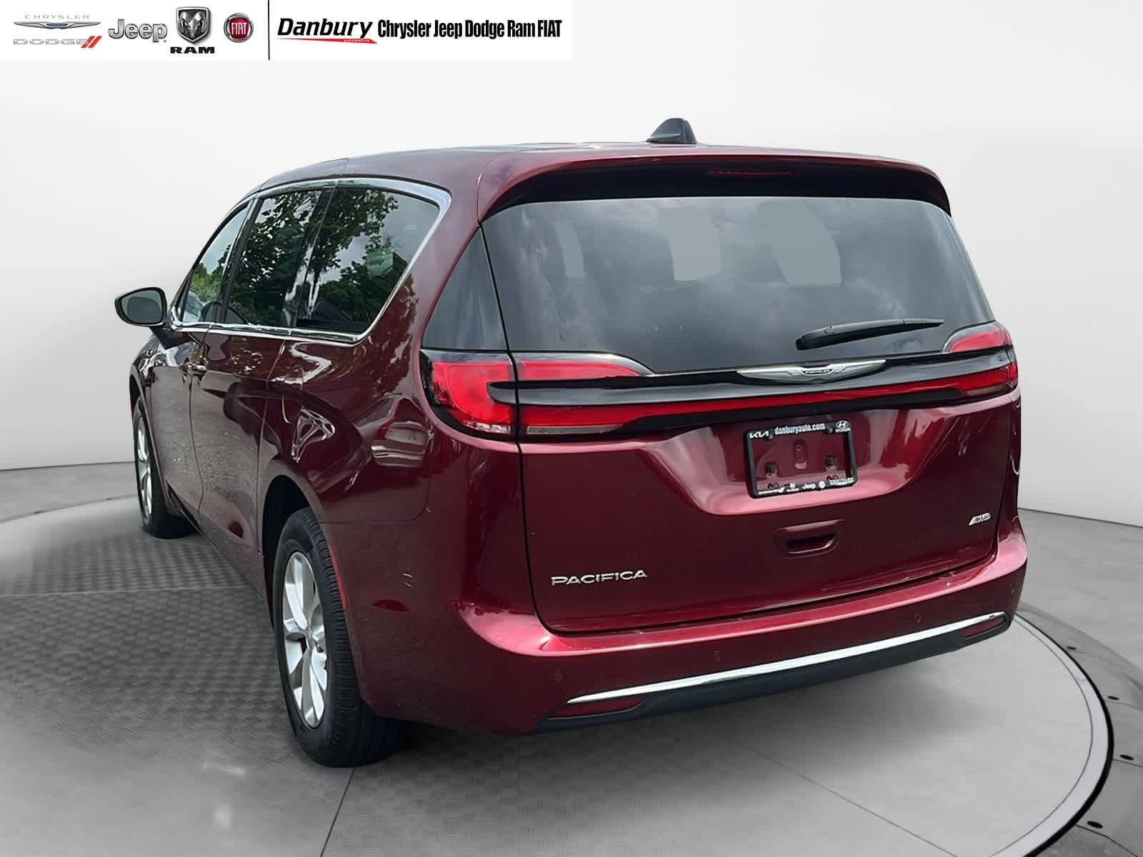 used 2023 Chrysler Pacifica car, priced at $34,401