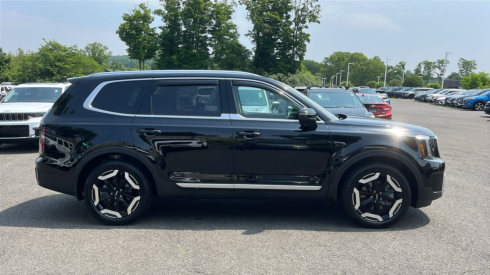 used 2024 Kia Telluride car, priced at $46,723