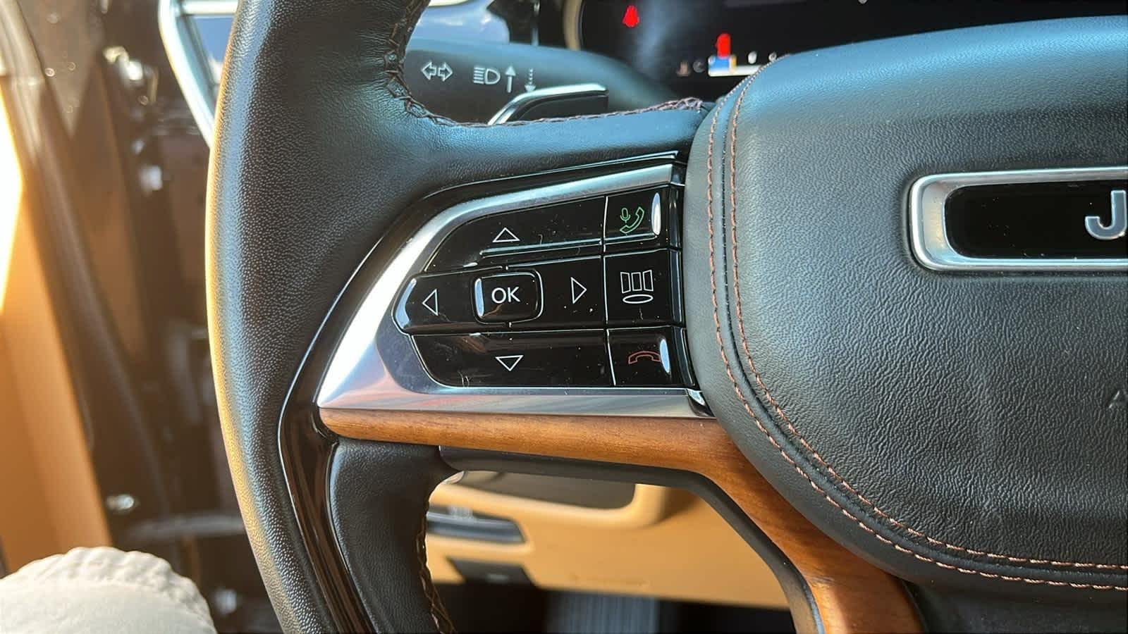 used 2022 Jeep Grand Cherokee car, priced at $43,503
