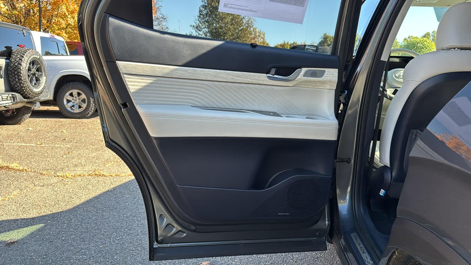 used 2023 Hyundai Palisade car, priced at $40,447