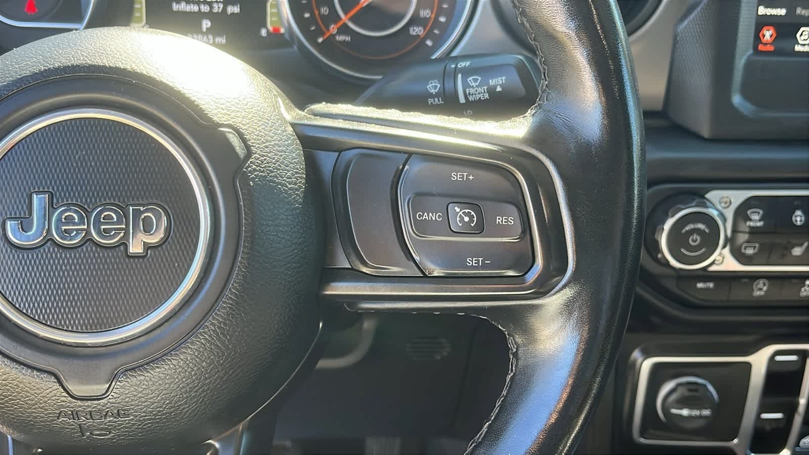 used 2022 Jeep Gladiator car, priced at $35,682