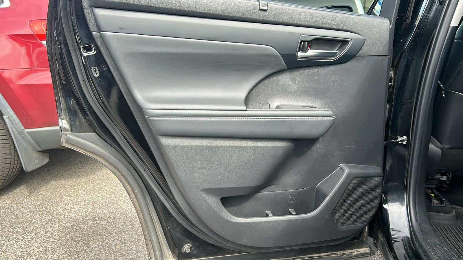 used 2022 Toyota Highlander car, priced at $38,909