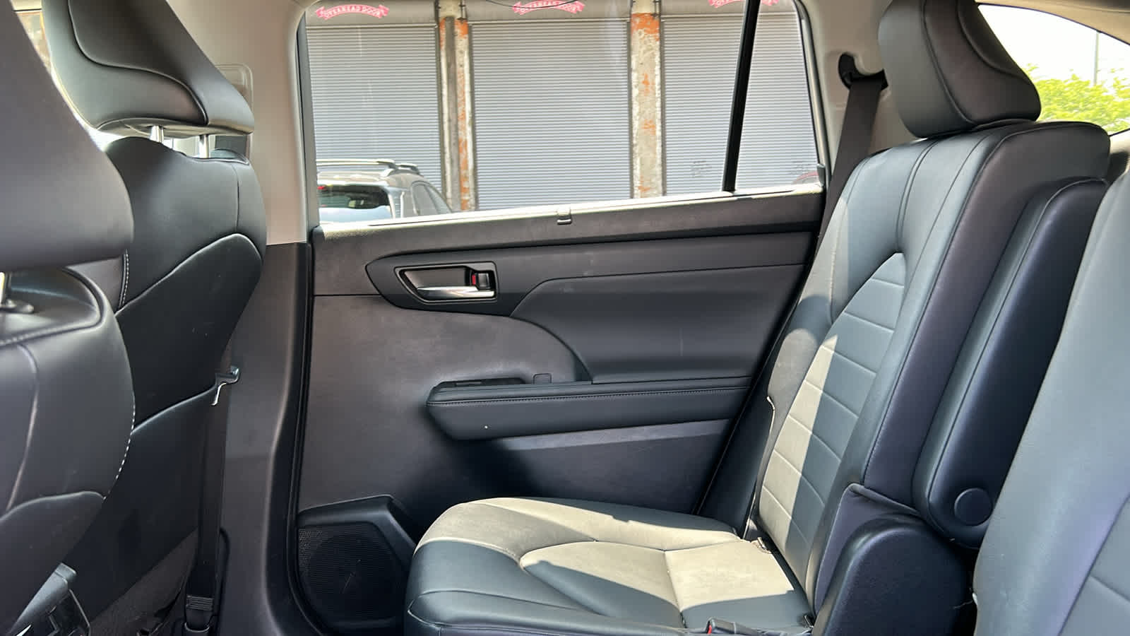 used 2022 Toyota Highlander car, priced at $33,807
