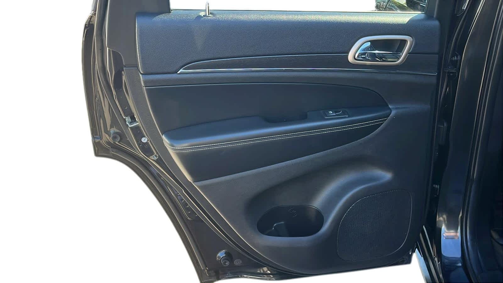 used 2015 Jeep Grand Cherokee car, priced at $9,772