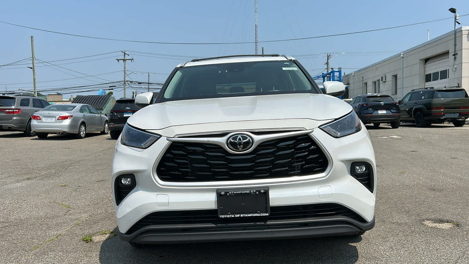 used 2022 Toyota Highlander car, priced at $36,307