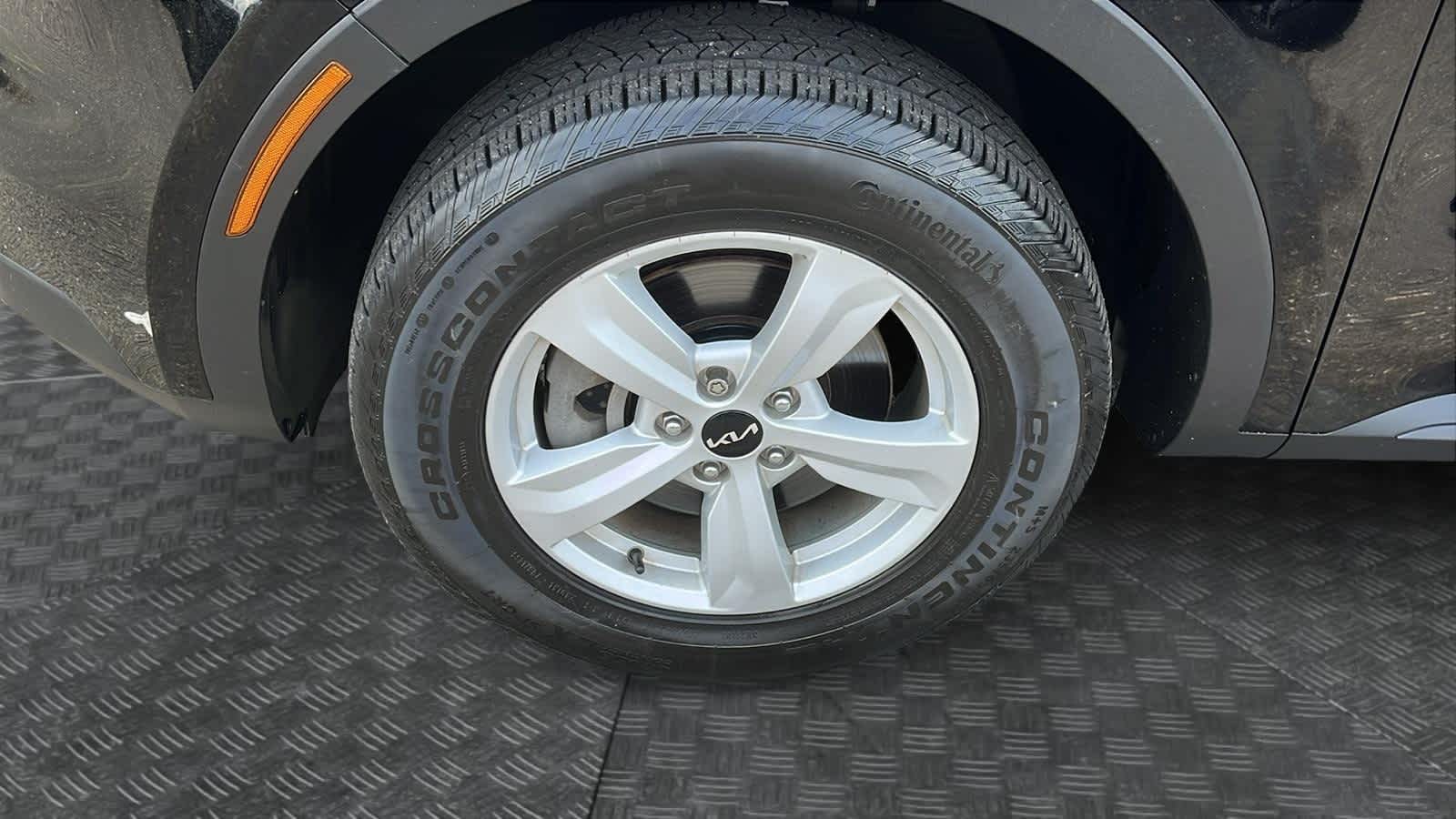 used 2022 Kia Sorento car, priced at $26,983