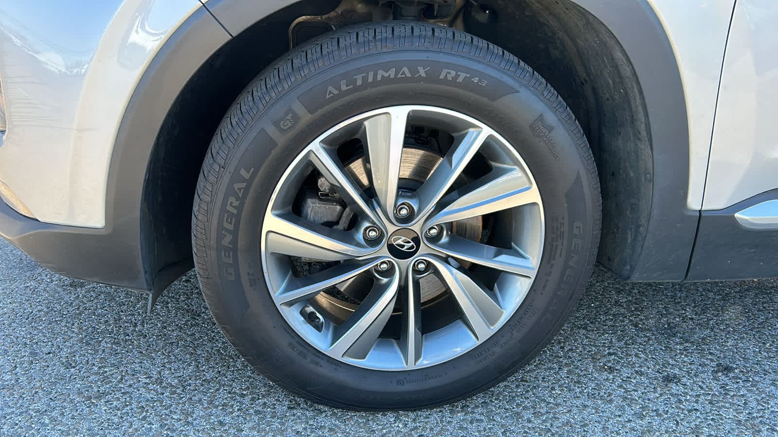 used 2019 Hyundai Santa Fe car, priced at $18,502