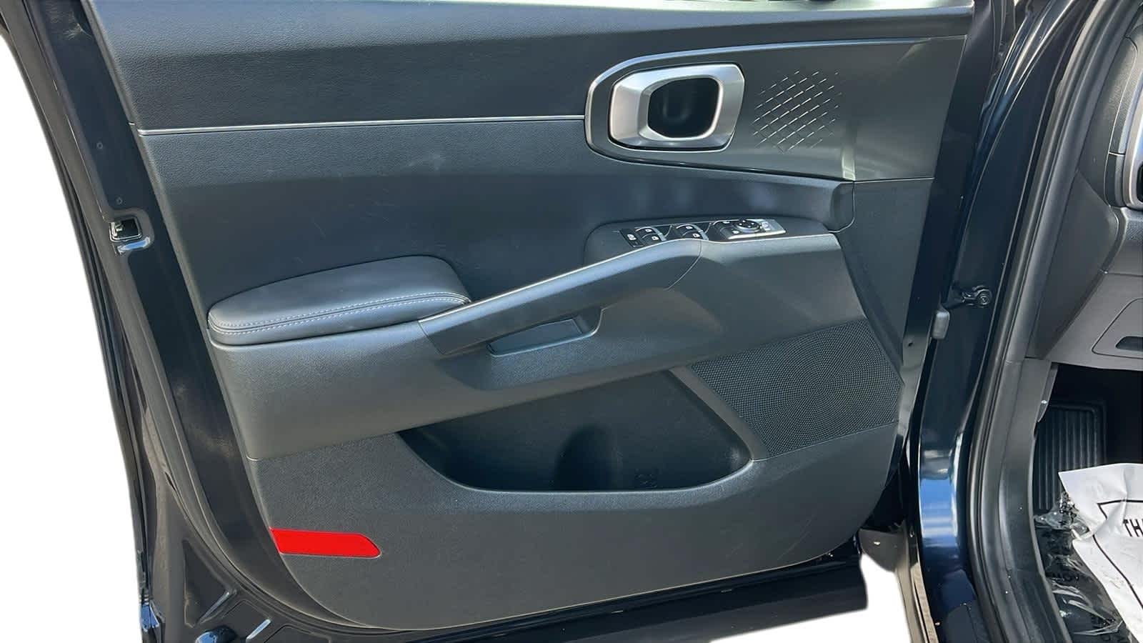 used 2021 Kia Sorento Hybrid car, priced at $23,634