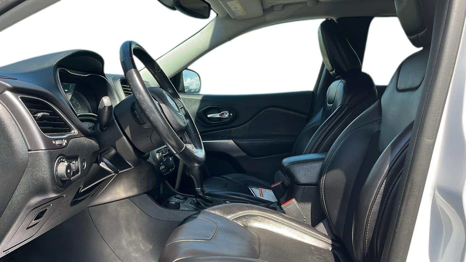used 2019 Jeep Cherokee car, priced at $15,676
