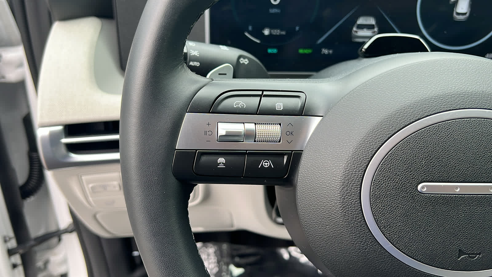 used 2025 Hyundai Tucson Hybrid car, priced at $36,802