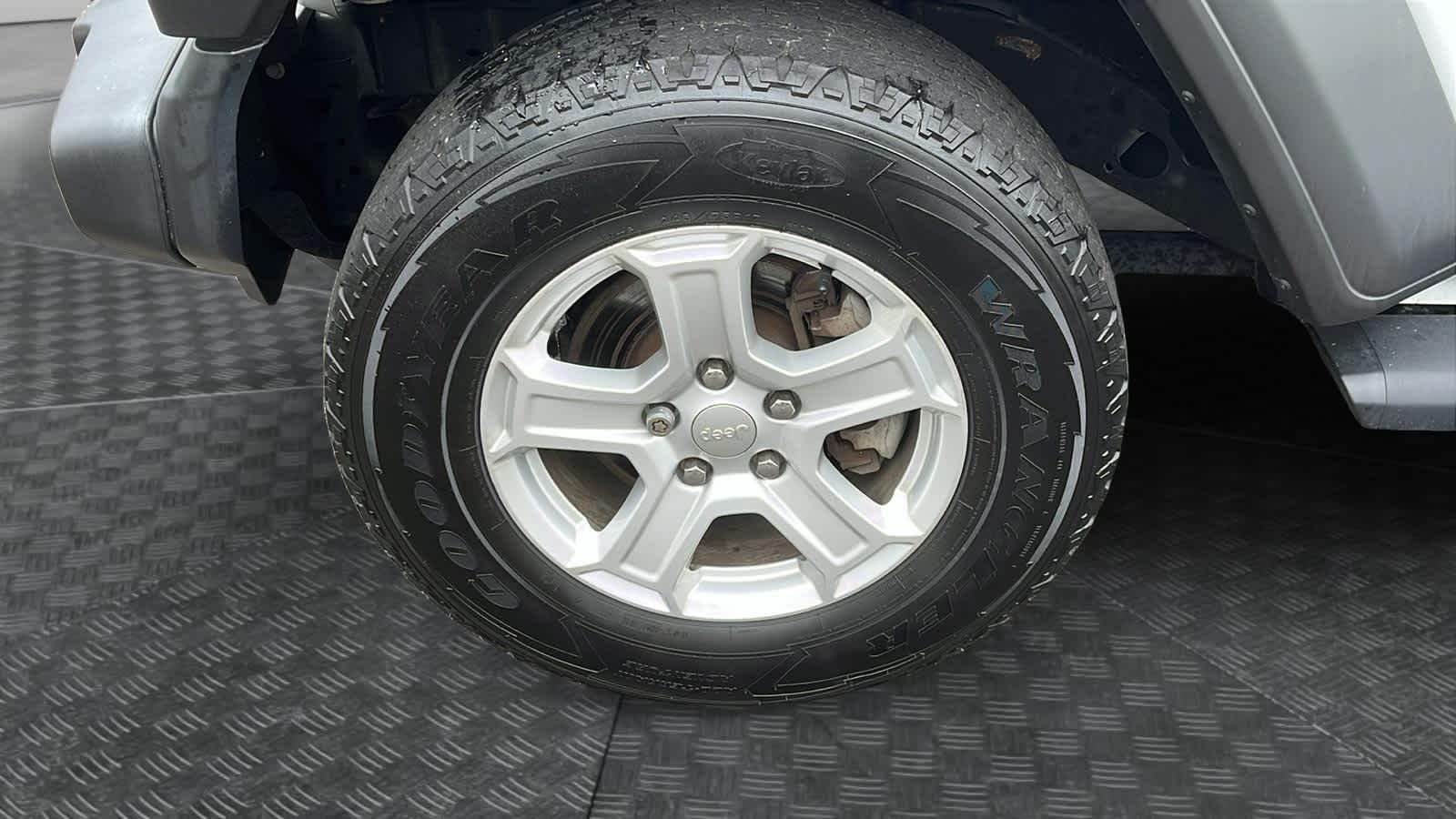 used 2019 Jeep Wrangler car, priced at $29,326