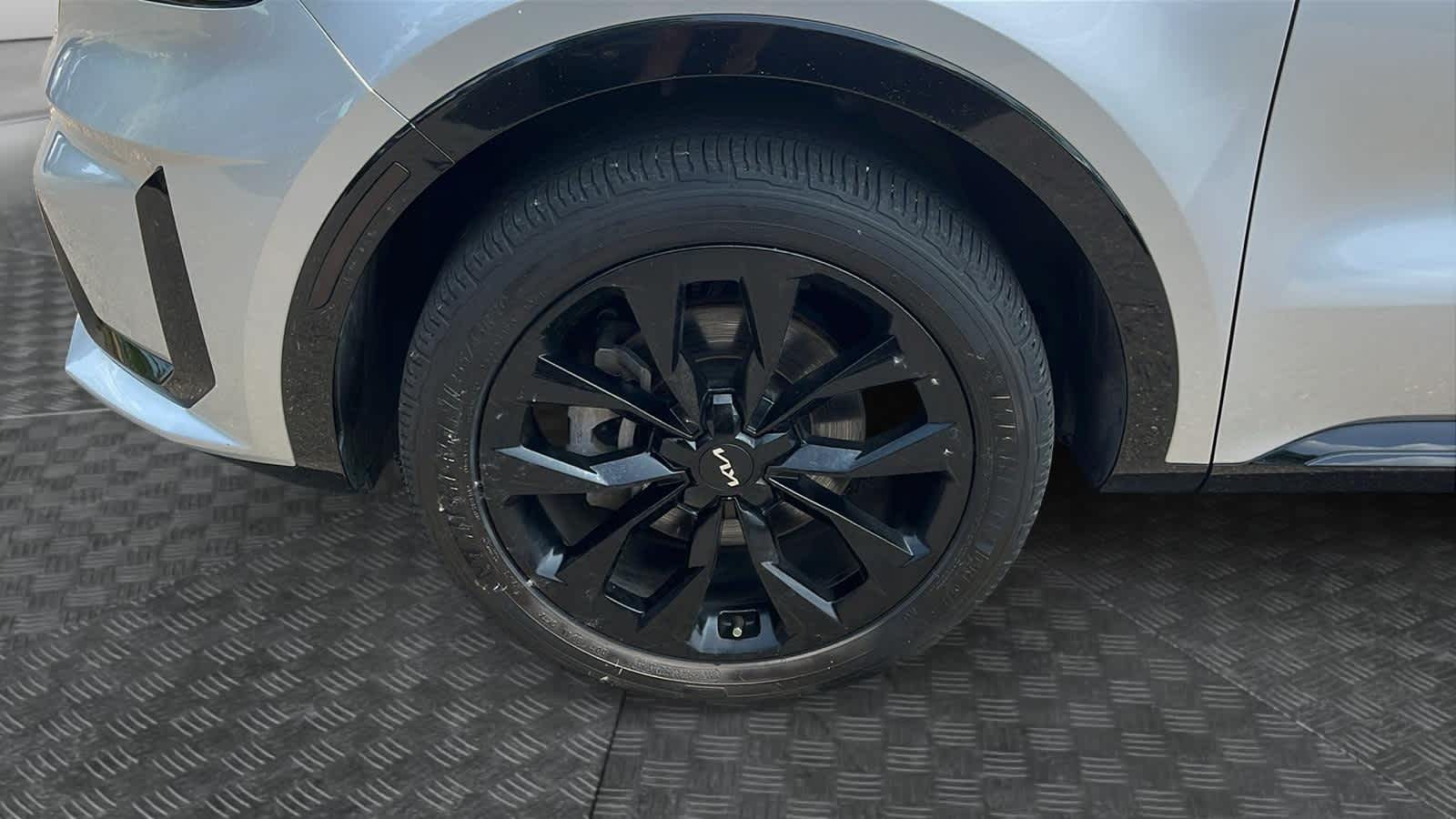 used 2022 Kia Sorento car, priced at $32,379