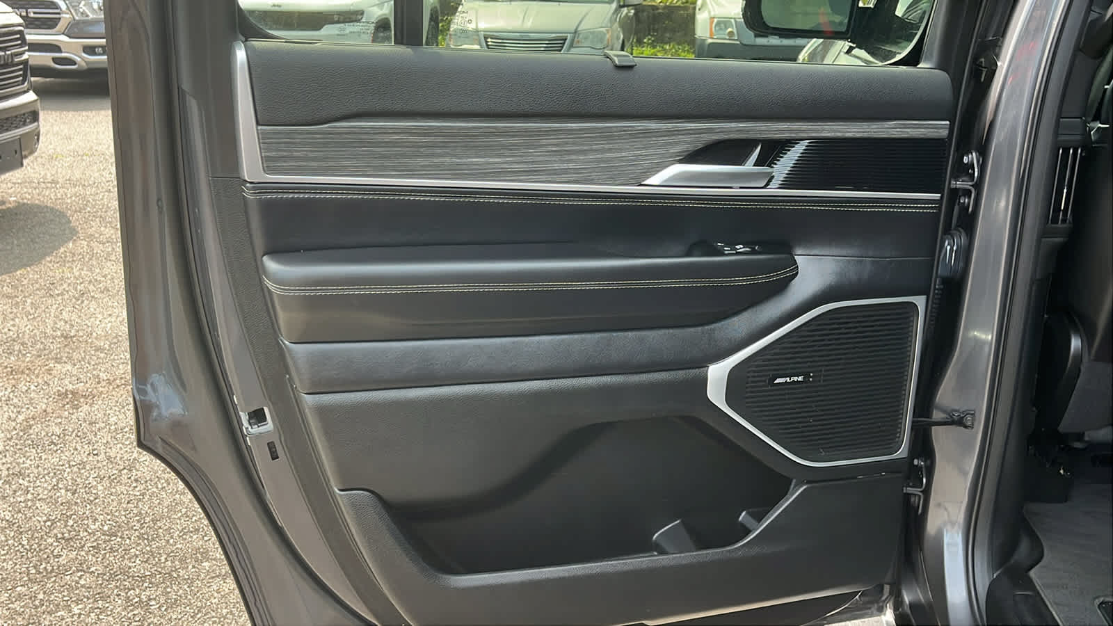 used 2022 Jeep Wagoneer car, priced at $41,316