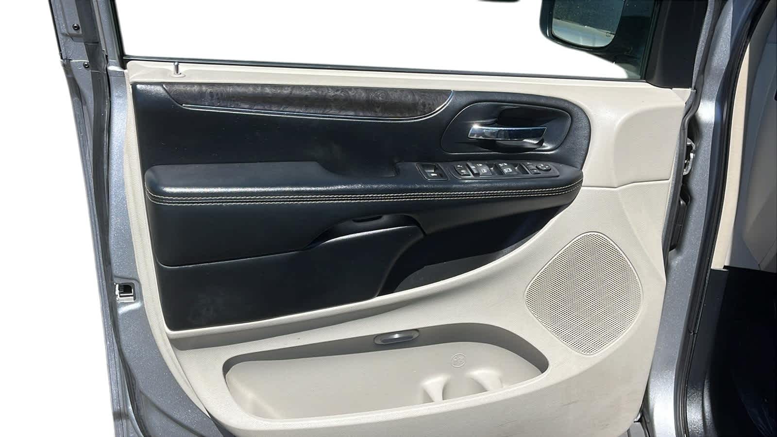 used 2016 Chrysler Town & Country car, priced at $8,747