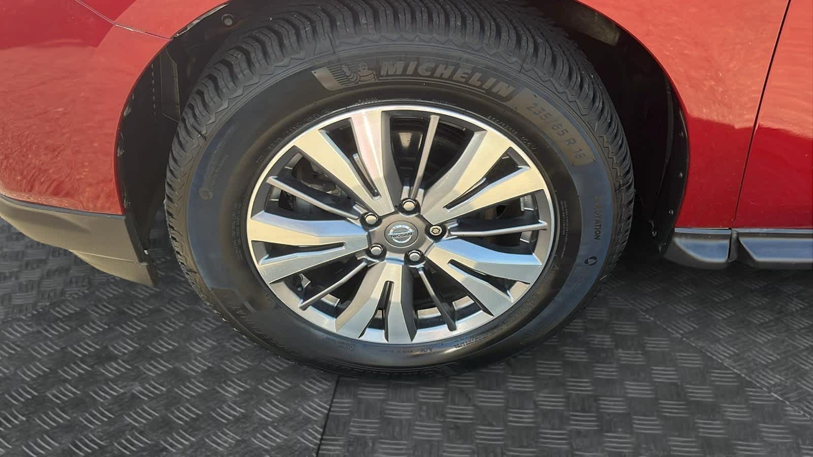 used 2020 Nissan Pathfinder car, priced at $22,346