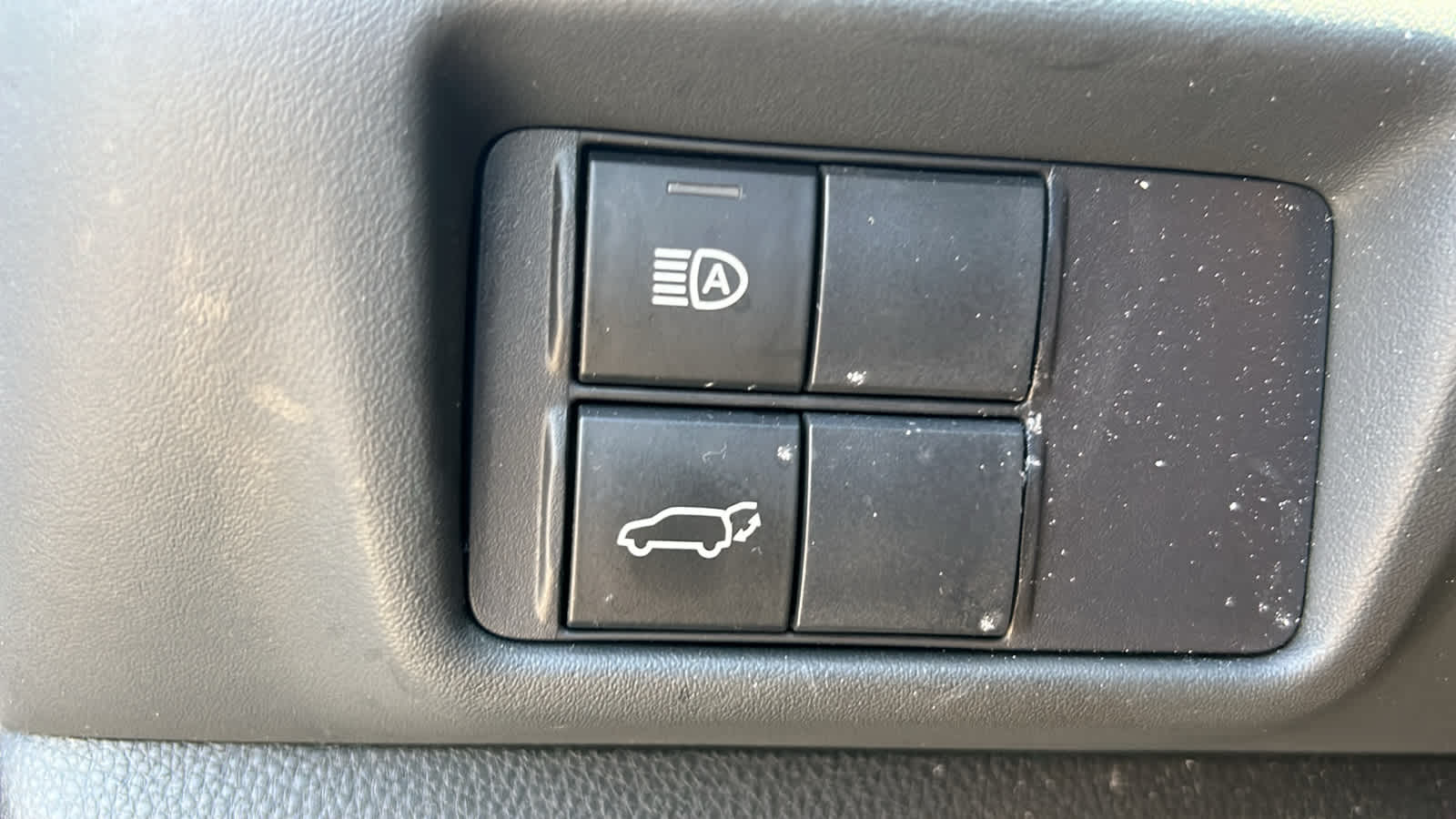 used 2022 Toyota Highlander car, priced at $33,807