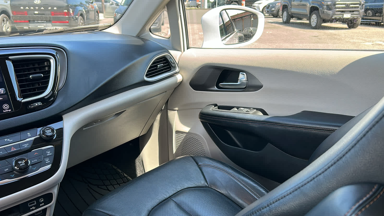 used 2020 Chrysler Pacifica car, priced at $19,509