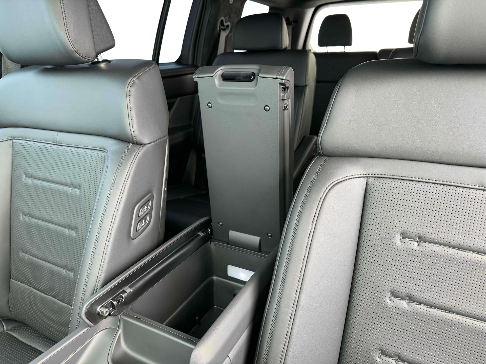 new 2025 Hyundai Santa Fe Hybrid car, priced at $52,135