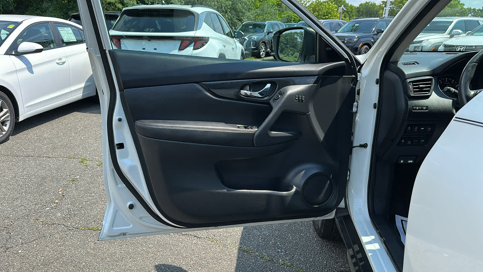 used 2017 Nissan Rogue car, priced at $16,507
