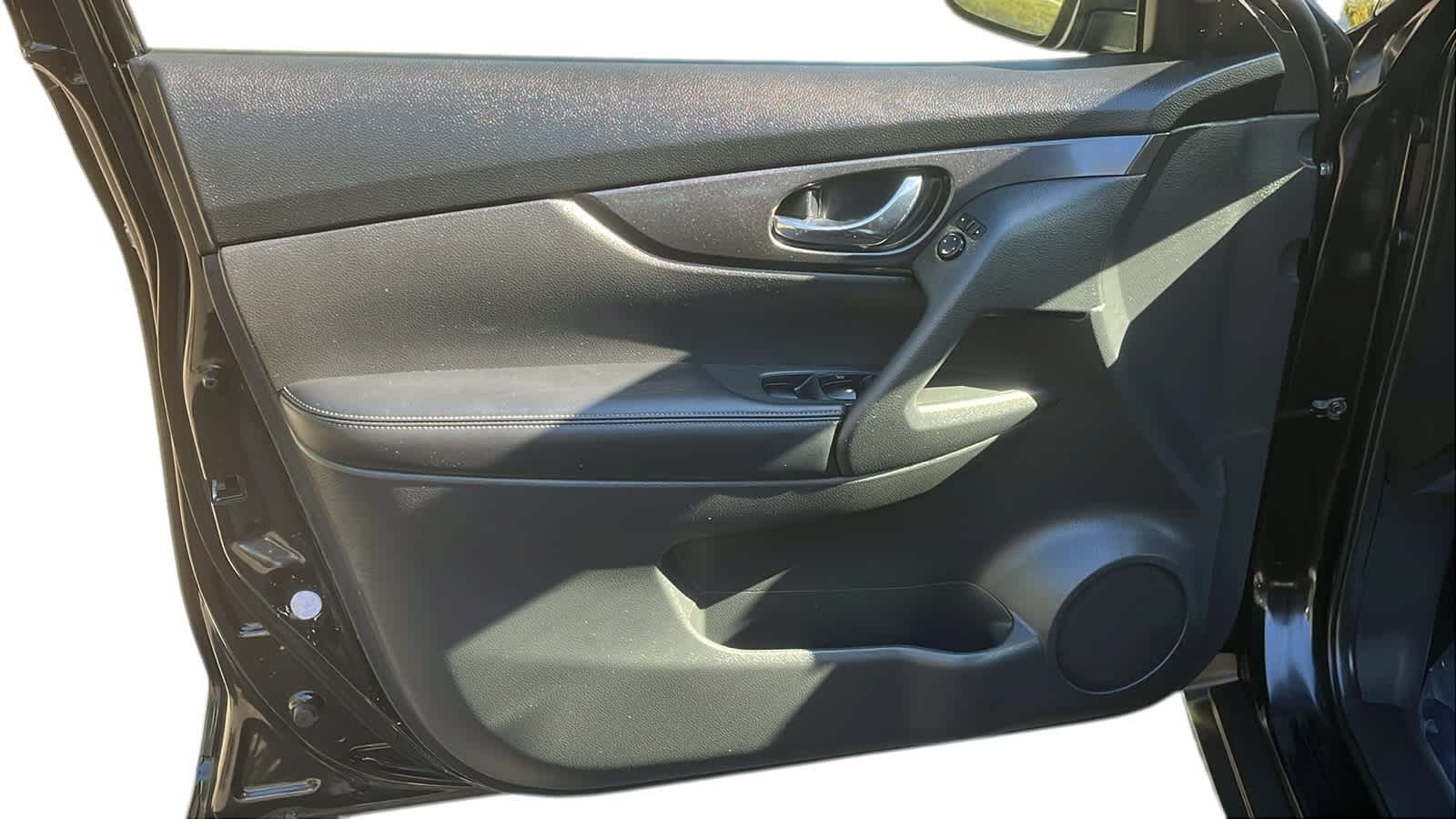 used 2018 Nissan Rogue car, priced at $13,496