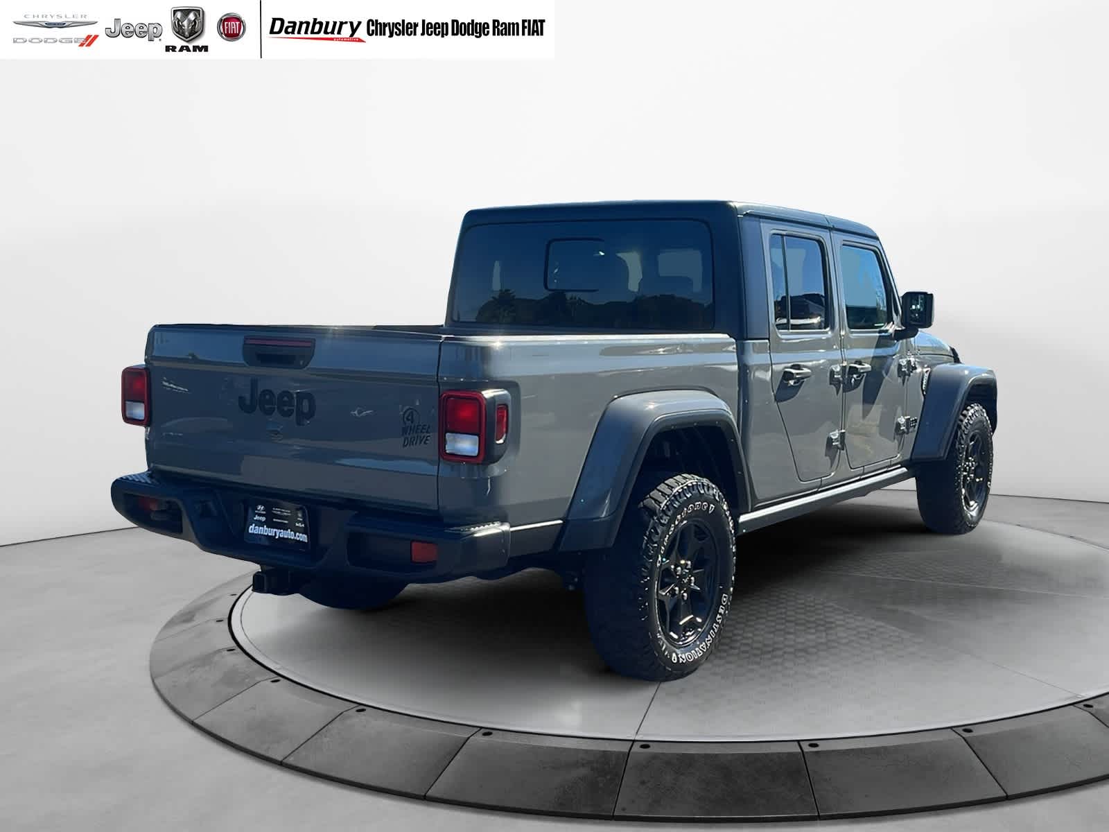 used 2022 Jeep Gladiator car, priced at $35,682