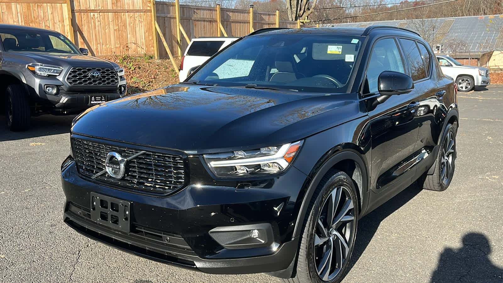 used 2019 Volvo XC40 car, priced at $22,604