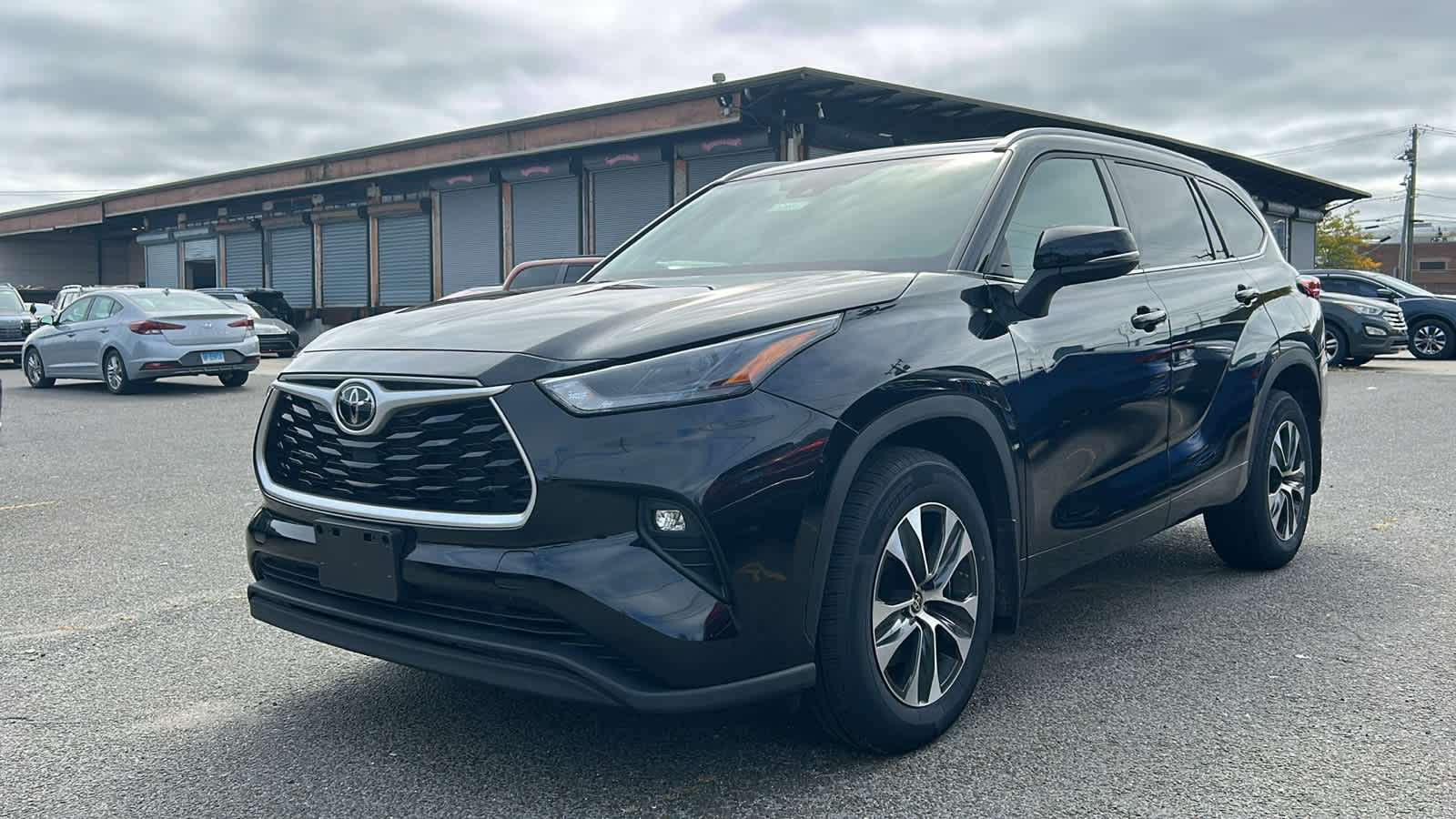 used 2022 Toyota Highlander car, priced at $38,909