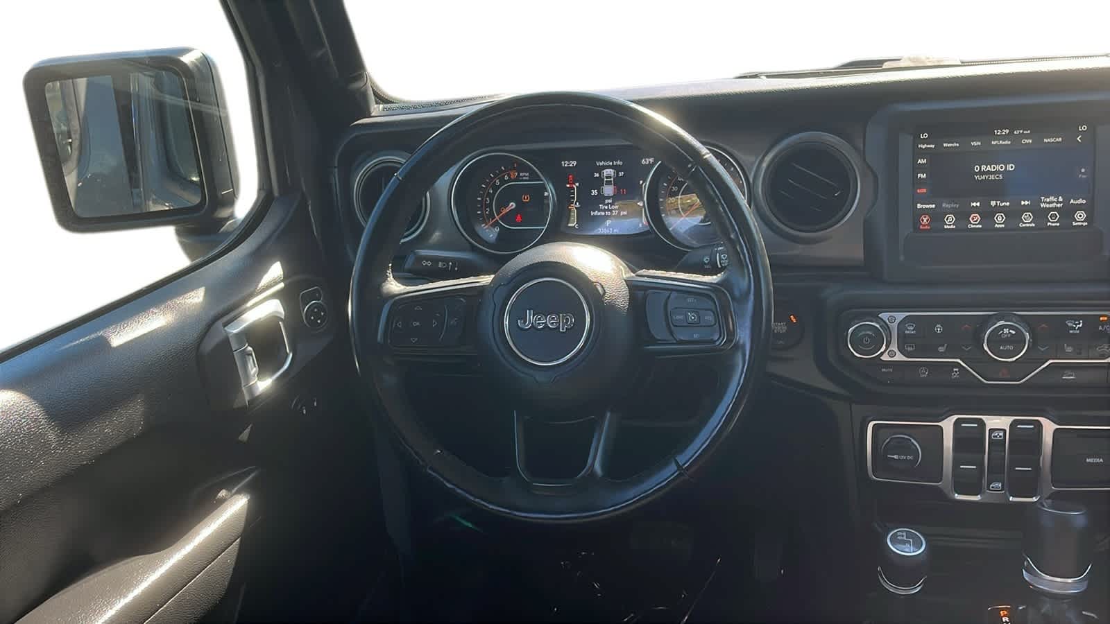 used 2022 Jeep Gladiator car, priced at $35,682