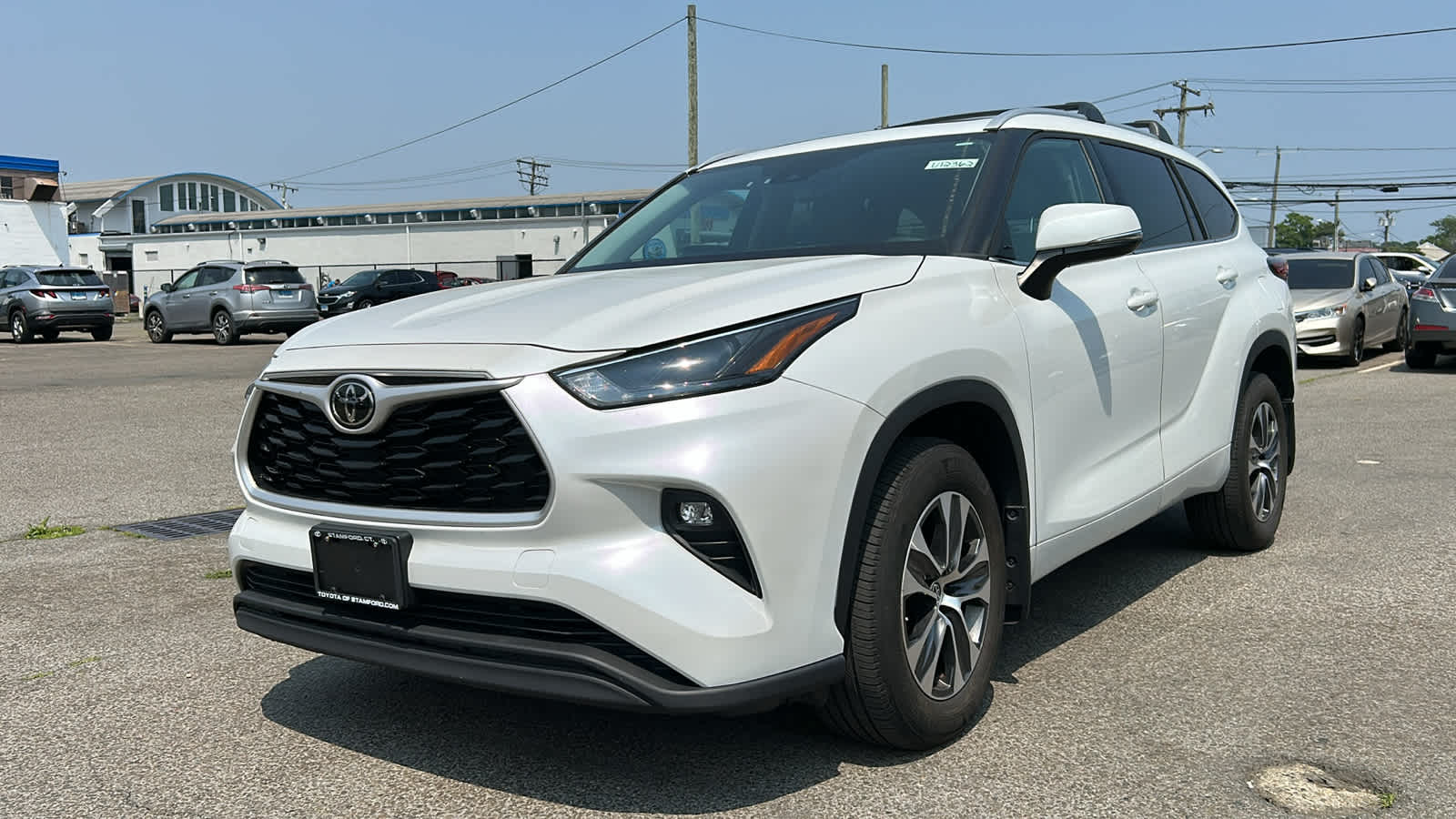 used 2022 Toyota Highlander car, priced at $36,307
