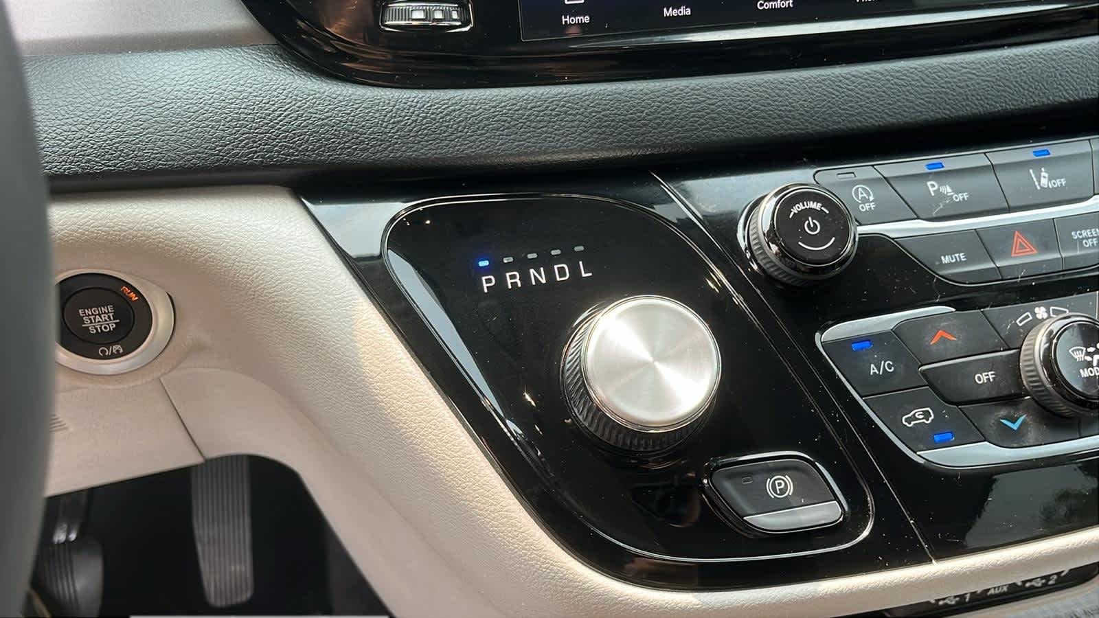 used 2023 Chrysler Pacifica car, priced at $25,981