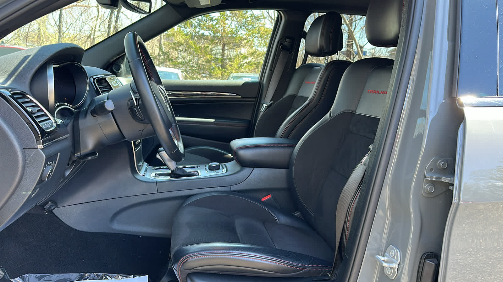 used 2020 Jeep Grand Cherokee car, priced at $28,403